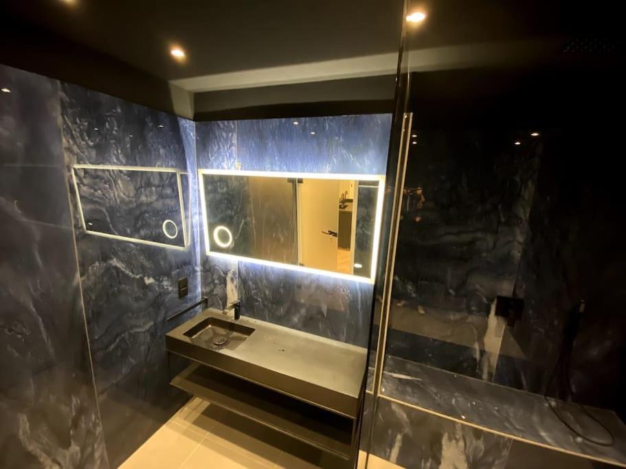 Design Apartment In The Centre Of Viyana Dış mekan fotoğraf
